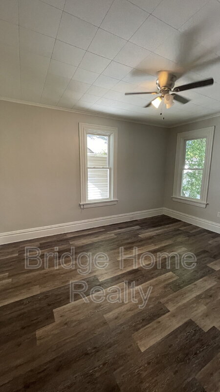 Building Photo - 401 N McKean St