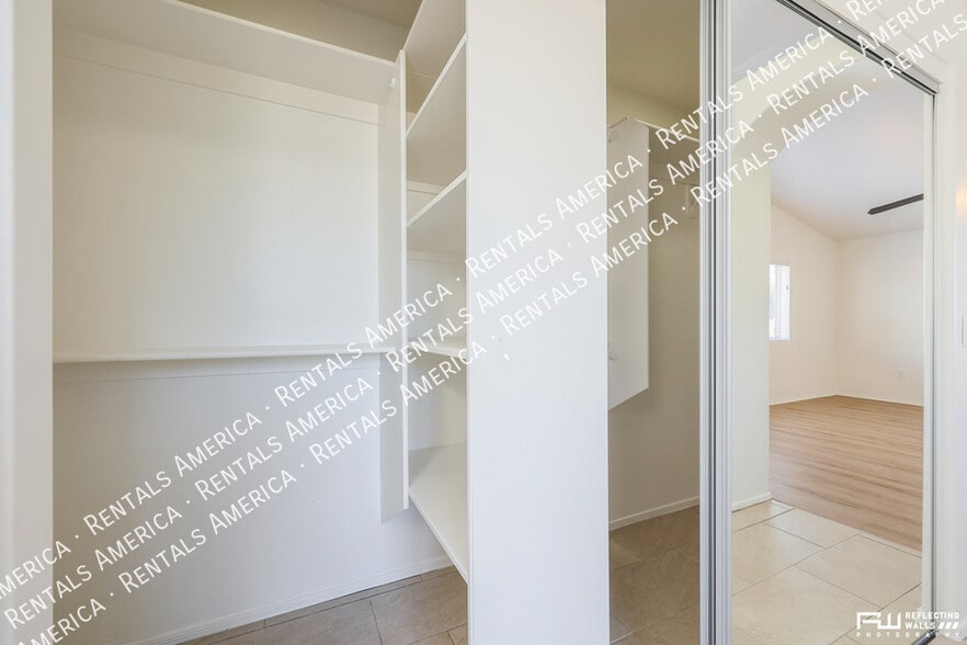 Building Photo - 2238 E Bel Air Ln