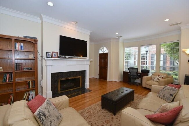 Building Photo - 6841 Staffordshire Blvd