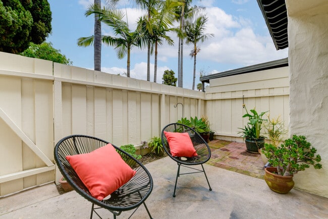 Building Photo - 4373 Loma Riviera Ct