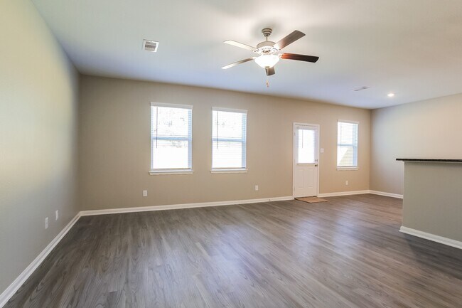 Building Photo - 27064 Leonardo Dr