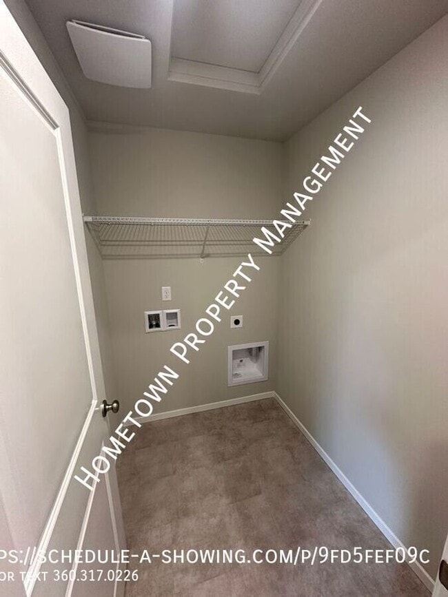 Building Photo - 2403 Trailside Dr NE