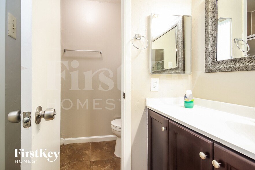 Building Photo - 10411 Cedar Towne Ln