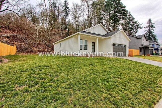 Building Photo - 3 Bed, 2 Bath Home in Woodland with Large Yard