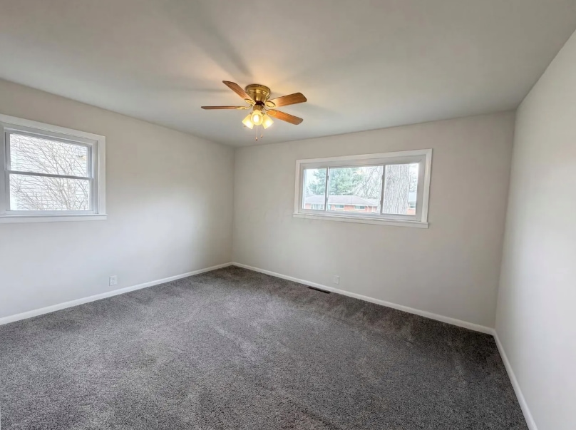 Building Photo - 413 Sherwood Dr W