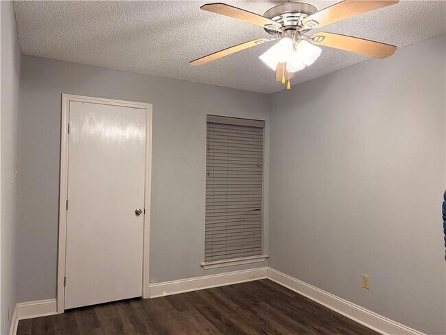 Building Photo - 177 Avant Garde Cir