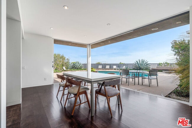 Building Photo - 686 Enchanted Way