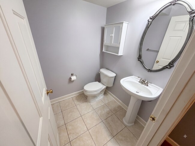 Building Photo - 3670 Carriage Hill Dr