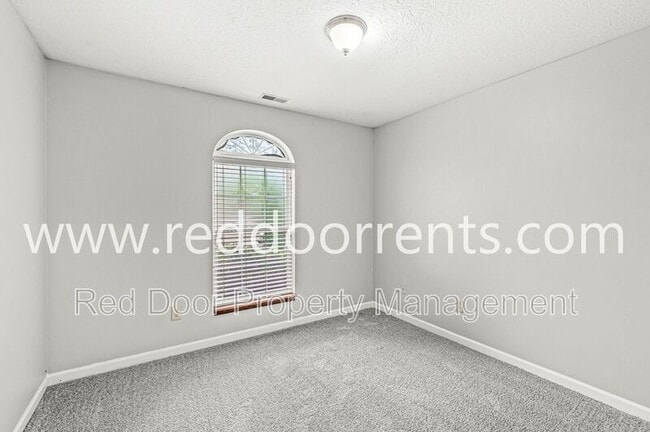 Building Photo - 10051 Long Meadow Dr