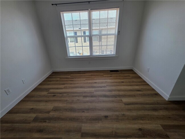 Building Photo - 2304 SE Jayel Terrace