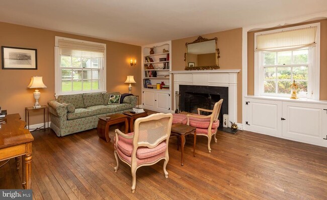 Building Photo - 515 Manor Rd