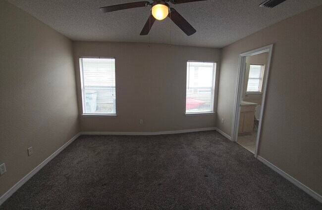 Building Photo - 7720 Lola Cir