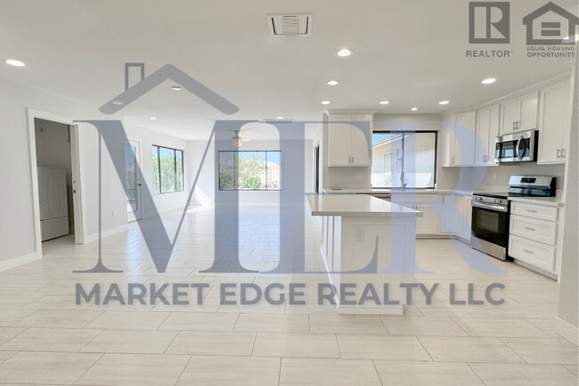 Building Photo - 3Bed/3Bath Home in 55+ Age Restricted Community in Sun City! Move-In Ready on 06/04/2026! -- FULL...