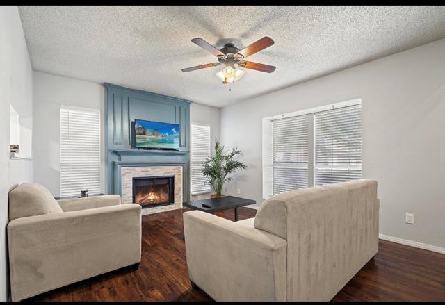 Building Photo - 1520 Beach Ln