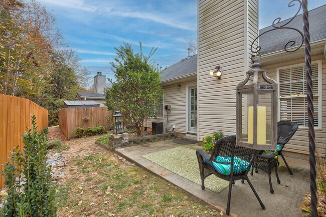 Building Photo - 4 Creekbend Ct