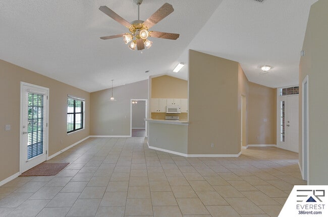 Building Photo - 83 Brushwood Ln