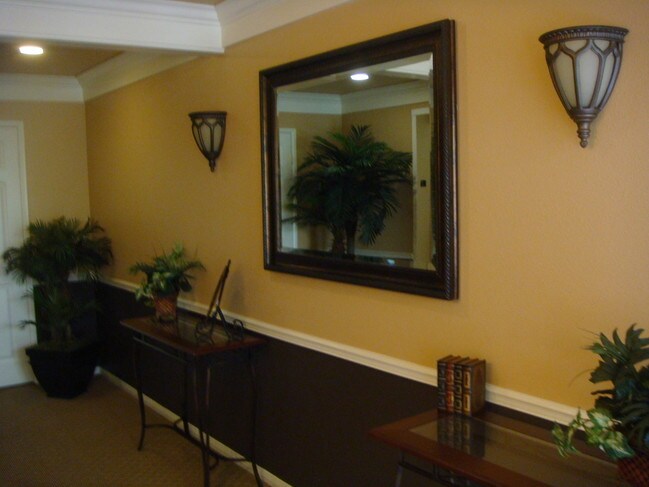 Building Photo - 248 St Francis St