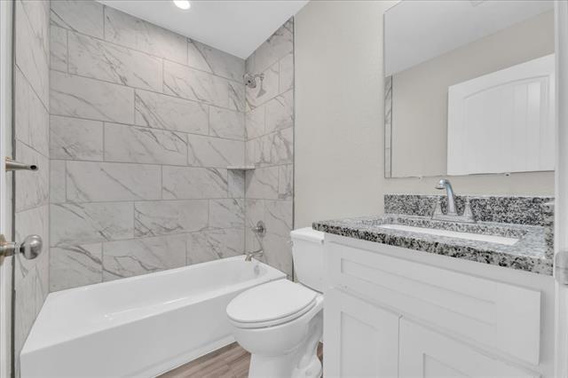 Building Photo - 808 SW 24th St