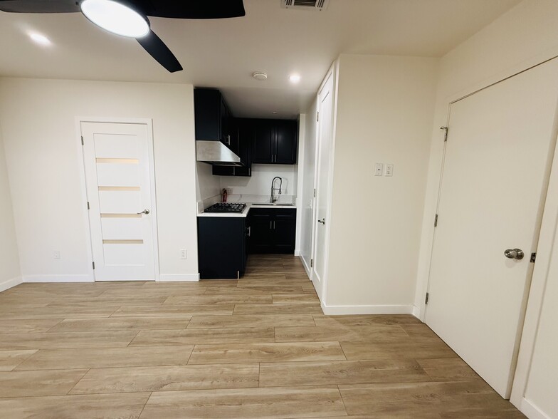 Building Photo - 13032 Glamis St
