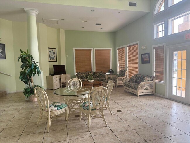 Building Photo - 4807 Via Palm Lakes