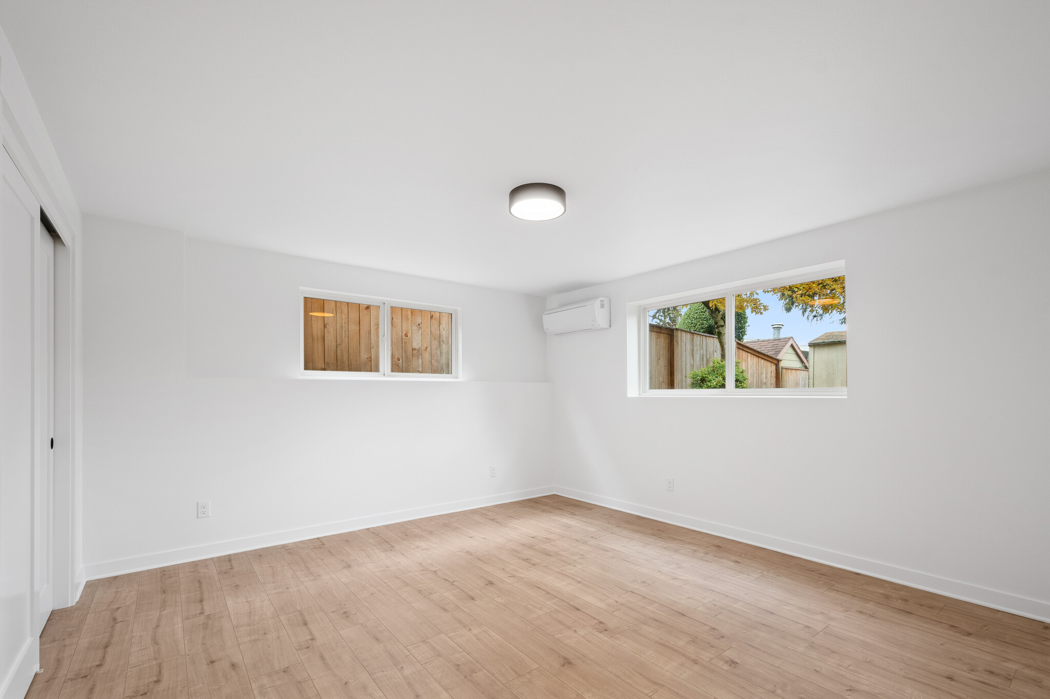 Master Bedroom - 14407 NE Fremont St