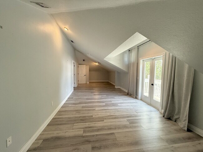 Building Photo - 7808 Bay Dr