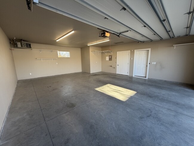 Building Photo - 1405 Harmony Ct