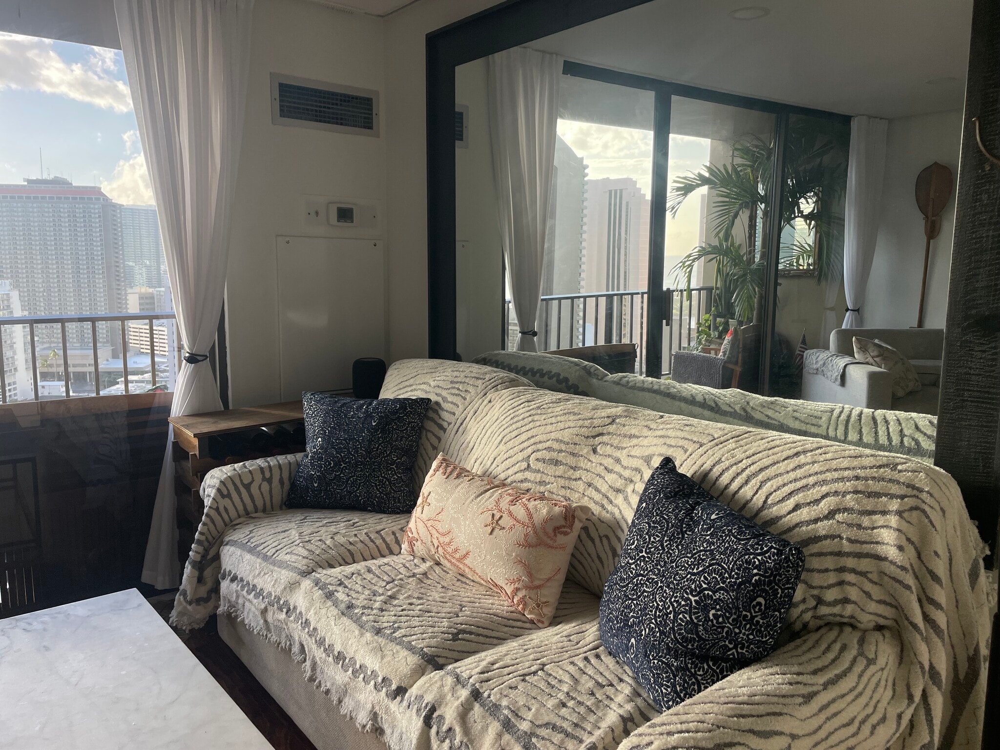 Building Photo - 411 Hobron Ln