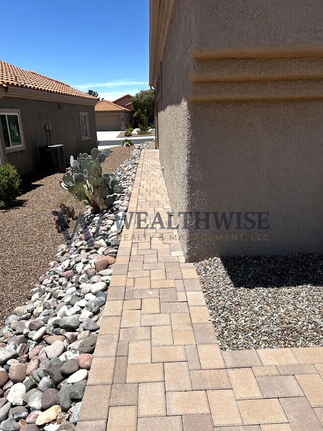 Building Photo - Luxurious 2 Bedroom 2 Bath Home for Rent in Sun City, Oro Valley 14286 N Wisteria Way, Oro Valley...