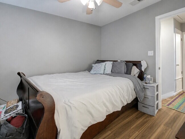 Building Photo - Updated North Austin Townhome with Exceptional Outdoor Space