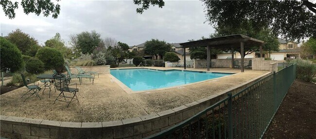 Building Photo - 2100 Pipers Field Dr