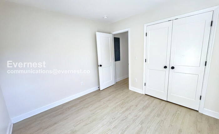 Building Photo - 879 Wheeler Ave