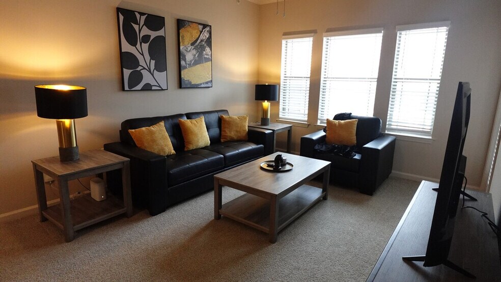 Primary Photo - 170 Rockberry Wy