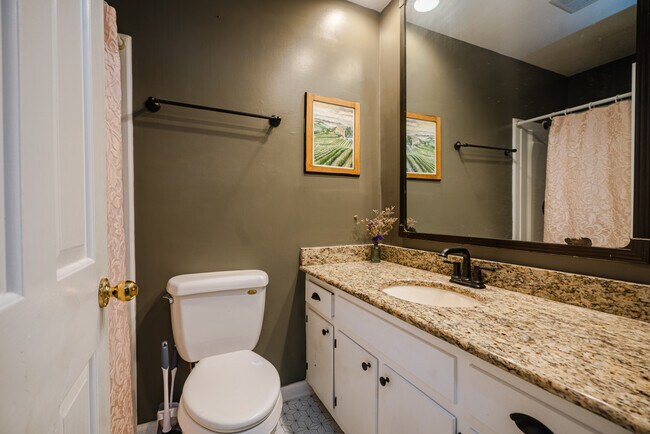 Building Photo - 615 Olmstead Dr