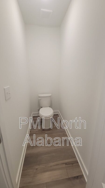 Building Photo - 7597 Discovery Pt Dr NW