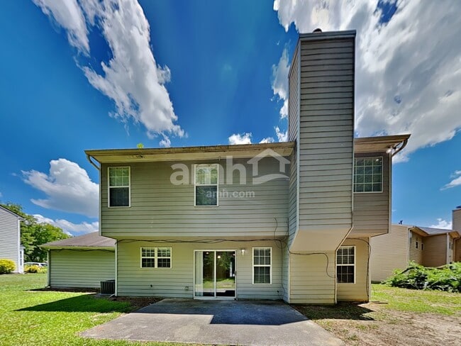 Building Photo - 1626 Sparrow Wood Ln SW
