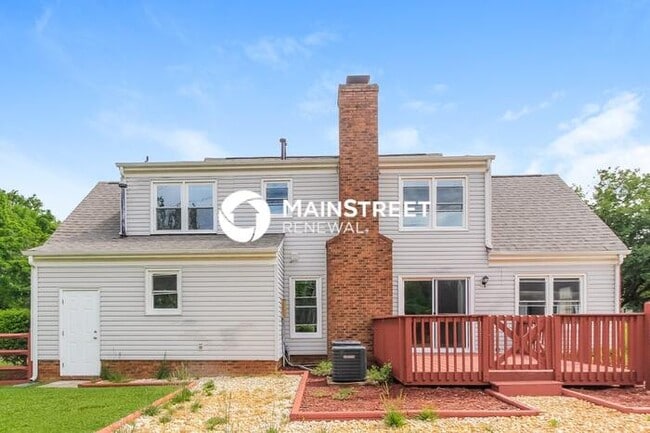 Building Photo - 3 Bedroom Pet-Friendly Home in CHARLOTTE, NC with Main Street Renewal