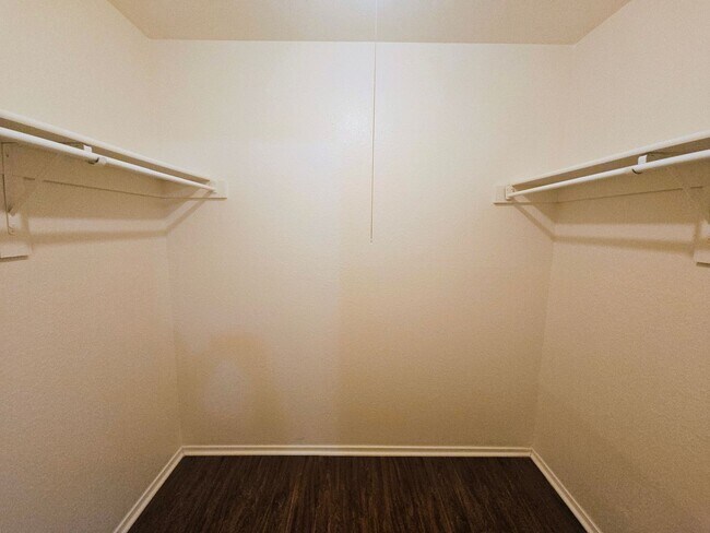 Building Photo - Perfect location in NRH!  Awesome duplex w...