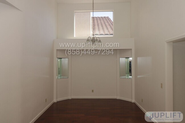 Building Photo - 3 Bed, 2 Bath Single Story Home