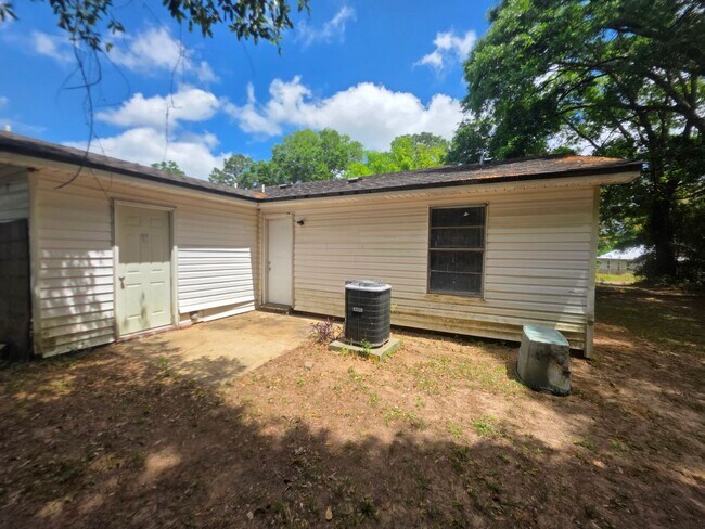 Building Photo - 6710 Gulley Ln