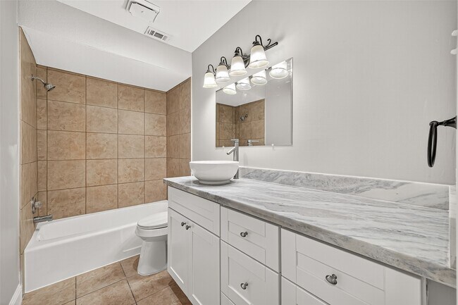 Building Photo - 14535 Misty Meadow Ln