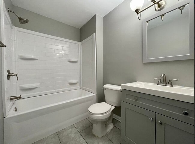 Building Photo - Outstanding 5 Bedroom 2 Bathroom Single Fa...