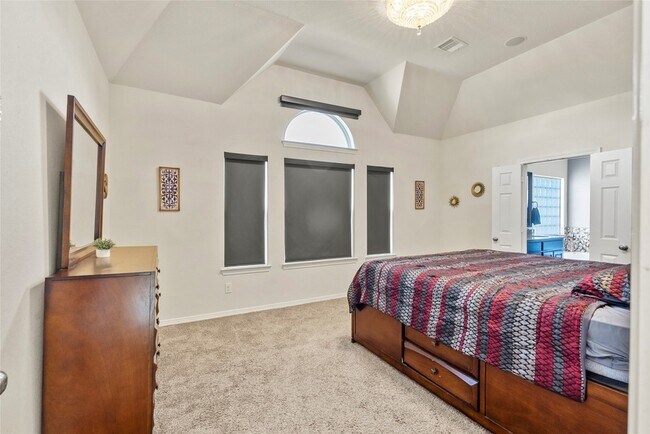 Building Photo - 10218 Spring Shadows Park Cir