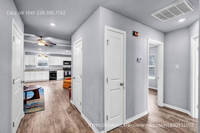 Building Photo - 18231 Mill Cove