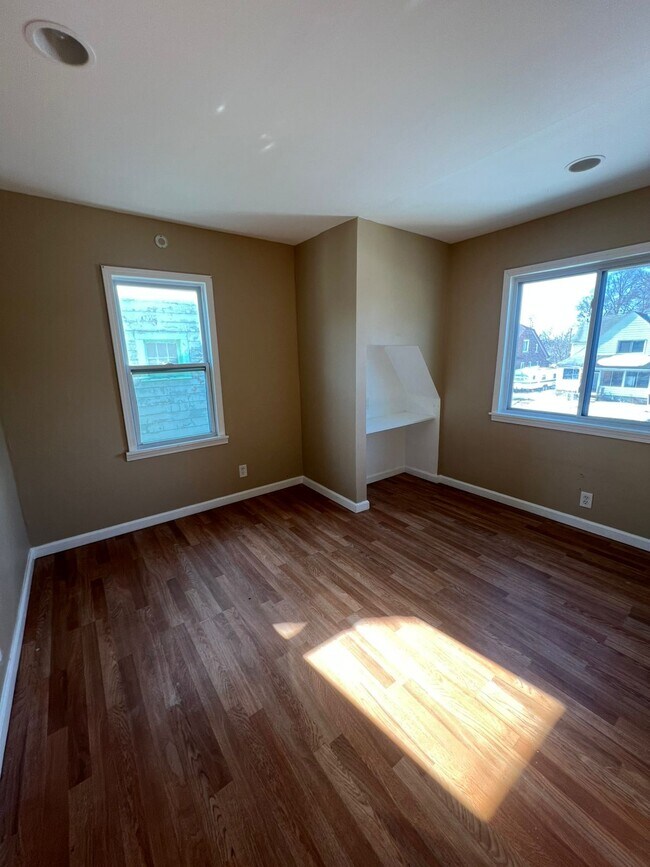 Building Photo - 13522 Birwood St