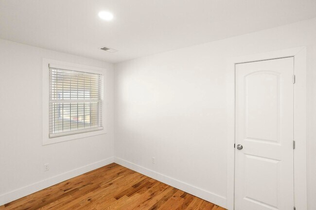 Building Photo - 312 Paragon Mills Rd