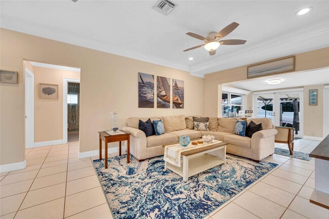 Building Photo - 1329 SW 12th Ct