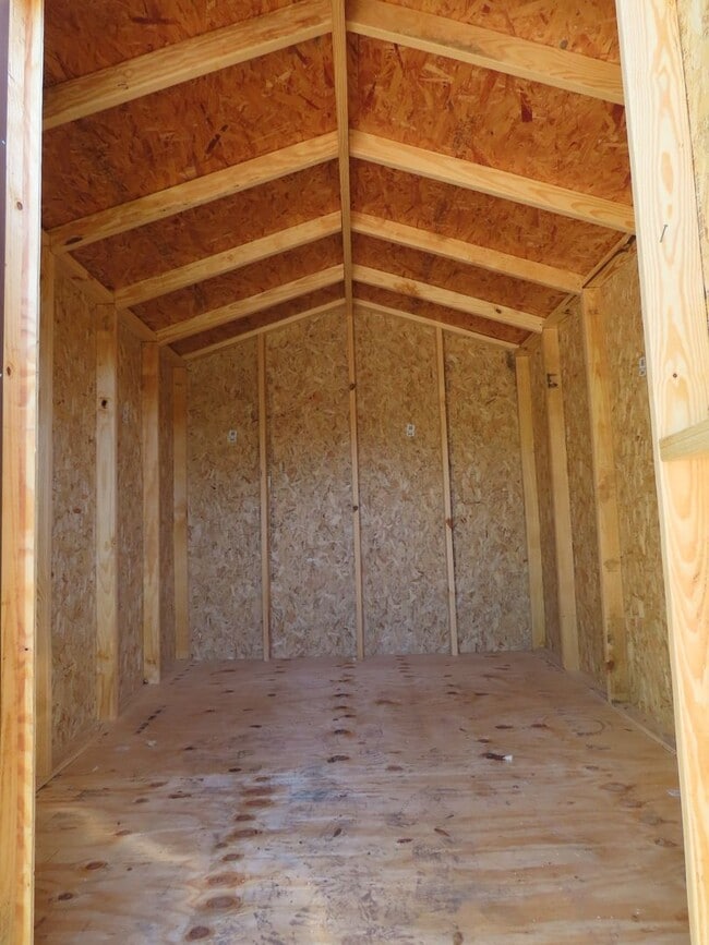 Building Photo - Charming 2 Bedroom, 1-1/2 Bath Duplex in T...
