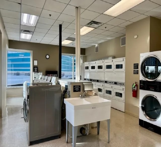 Building Photo - 512 N McClurg Ct