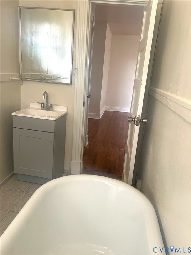 Building Photo - 1209 Wallace St